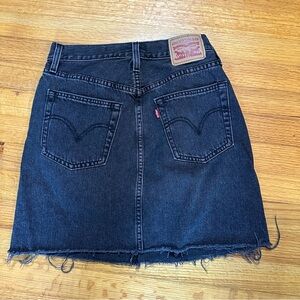 Levi's Women's Black Denim Skirt size 27 (O)